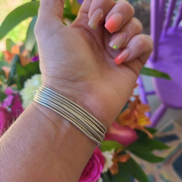 SALE!!! GUCCI DOUBLE GG BRACELET! π€© 6.7 inches - Picture 10 of 15